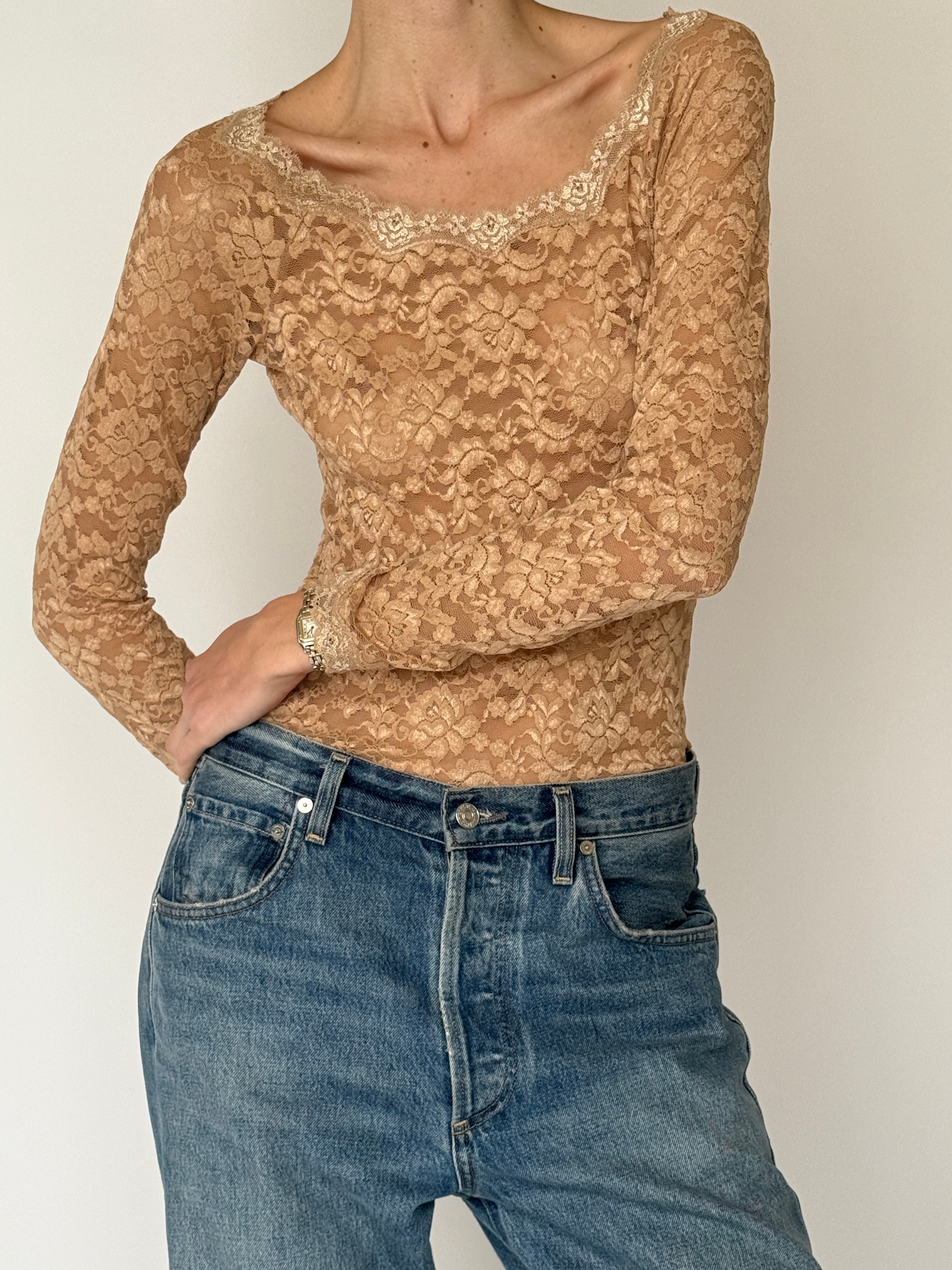 Vintage beige floral lace top scoop neckline detail