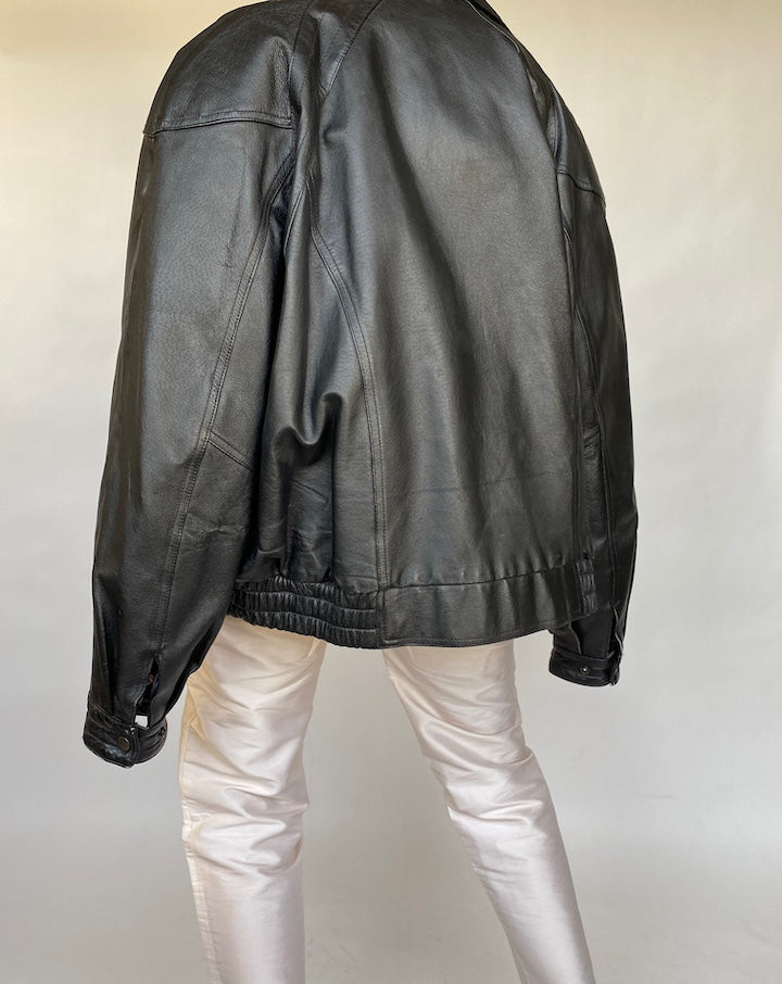 VINTAGE OVERSIZED BLACK LEATHER JACKET 410