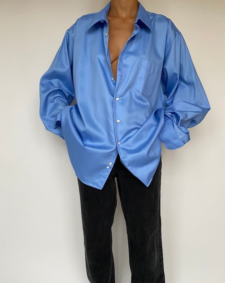 VINTAGE BUTTON DOWN BLUE SHIRT 1610