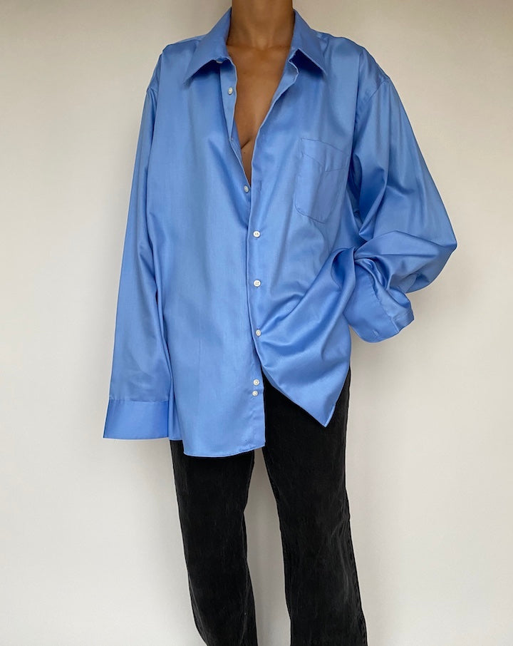 VINTAGE BUTTON DOWN BLUE SHIRT 1610