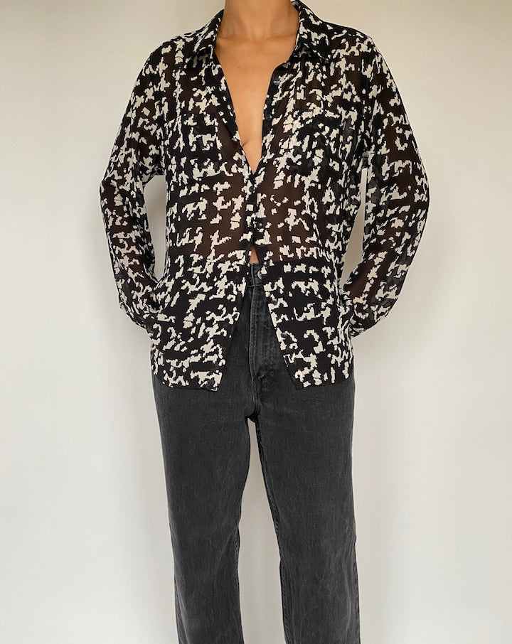VINTAGE BLACK AND WHITE GUESS BLOUSE 1620 3