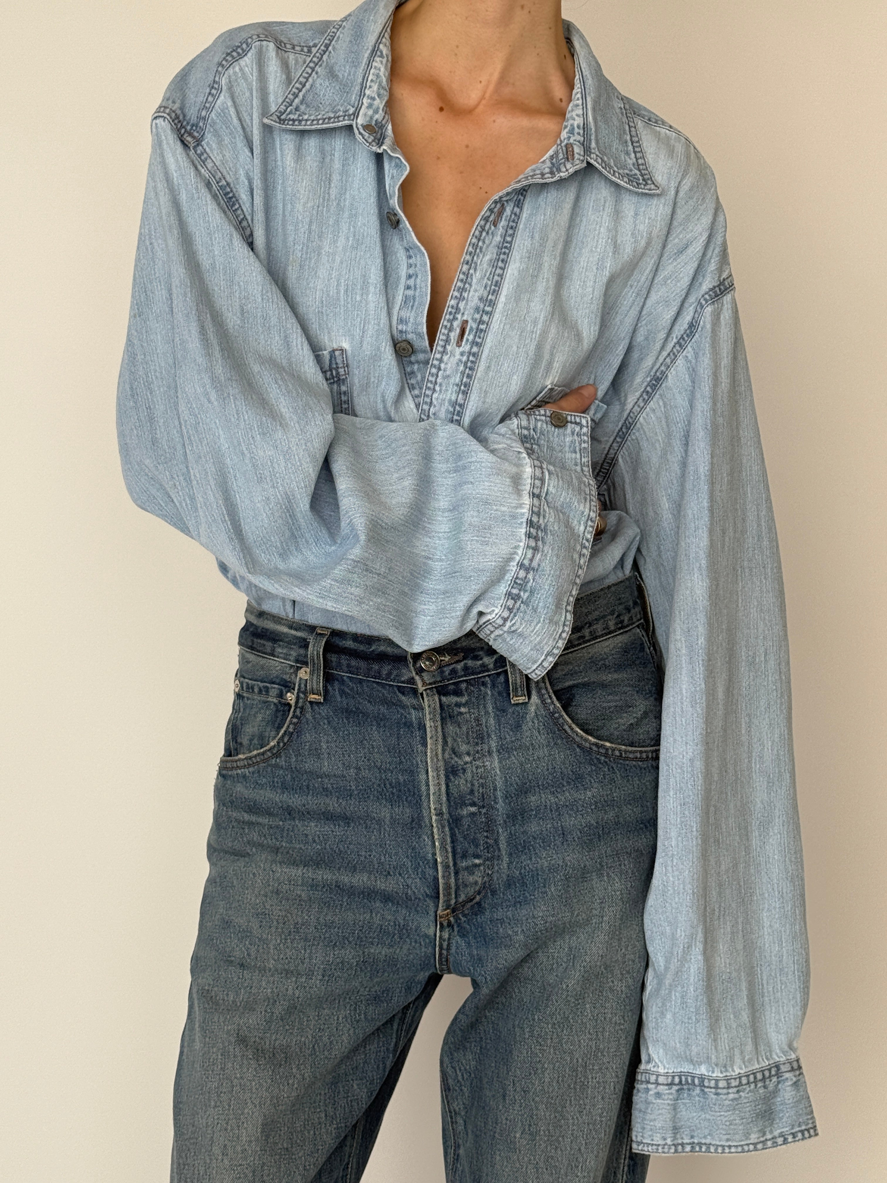 Vintage Levi’s denim shirt button front detail