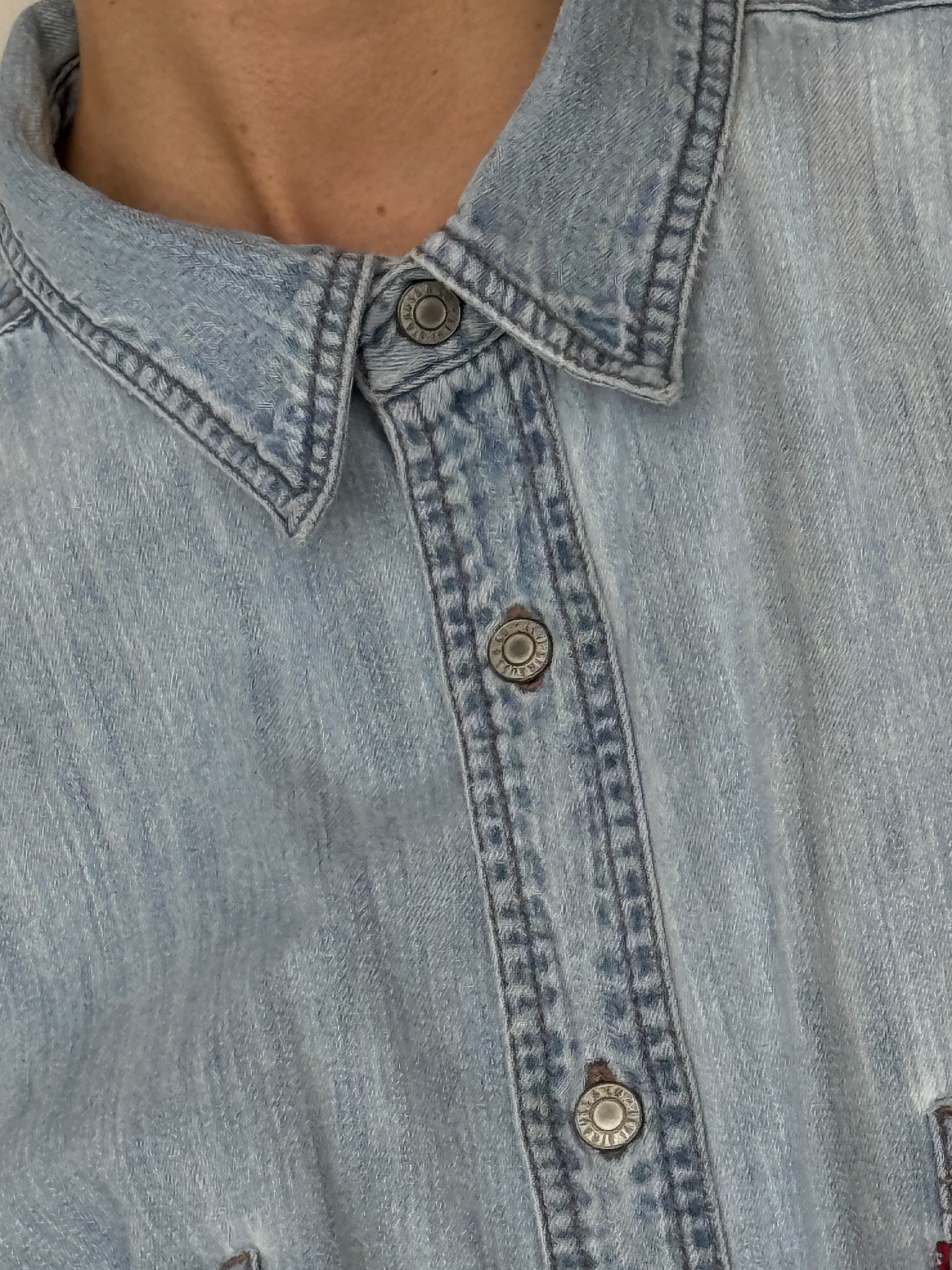 Vintage Levi’s denim shirt button front detail