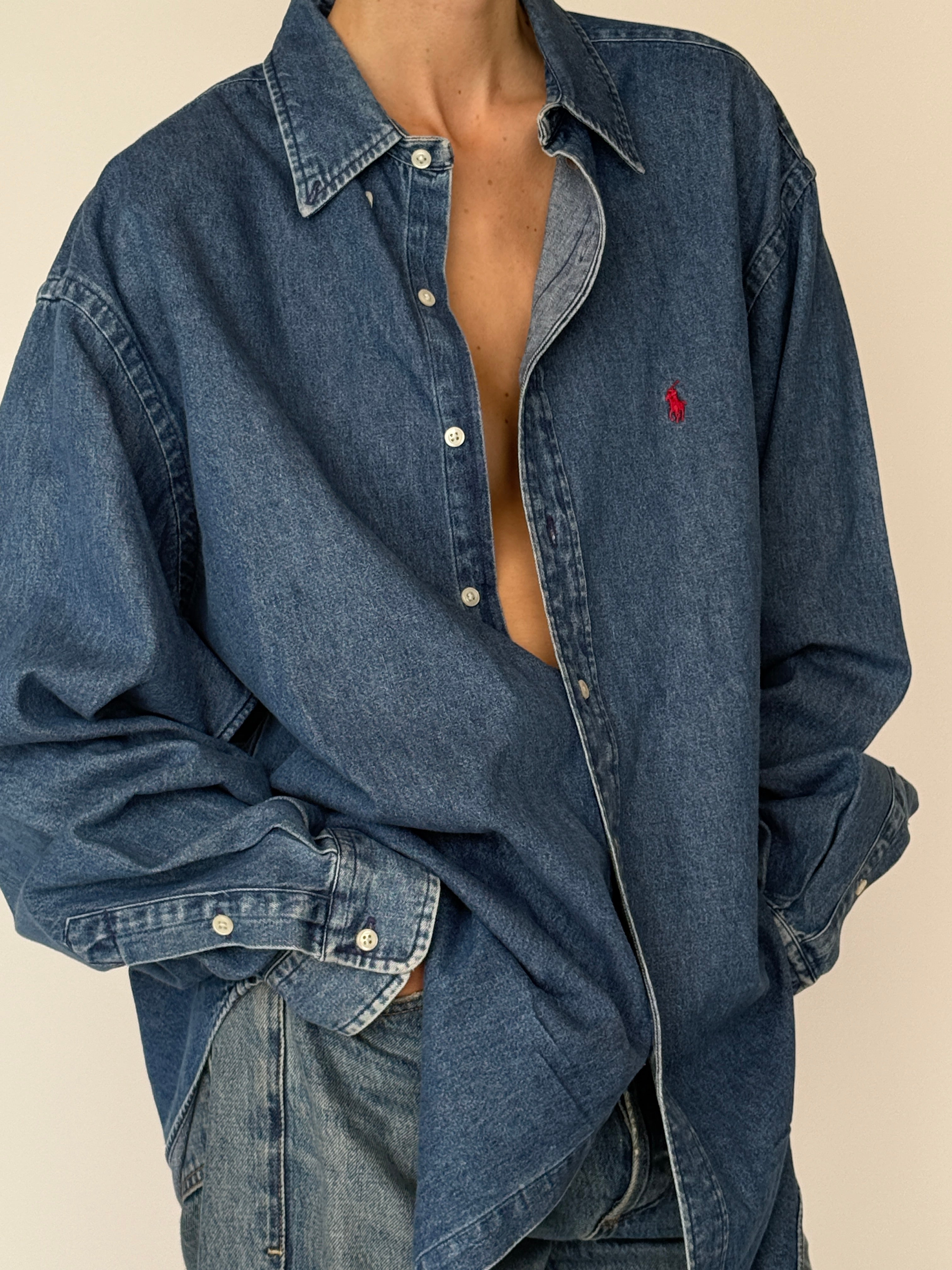 Vintage oversized denim shirt with point collar and straight hem in blue