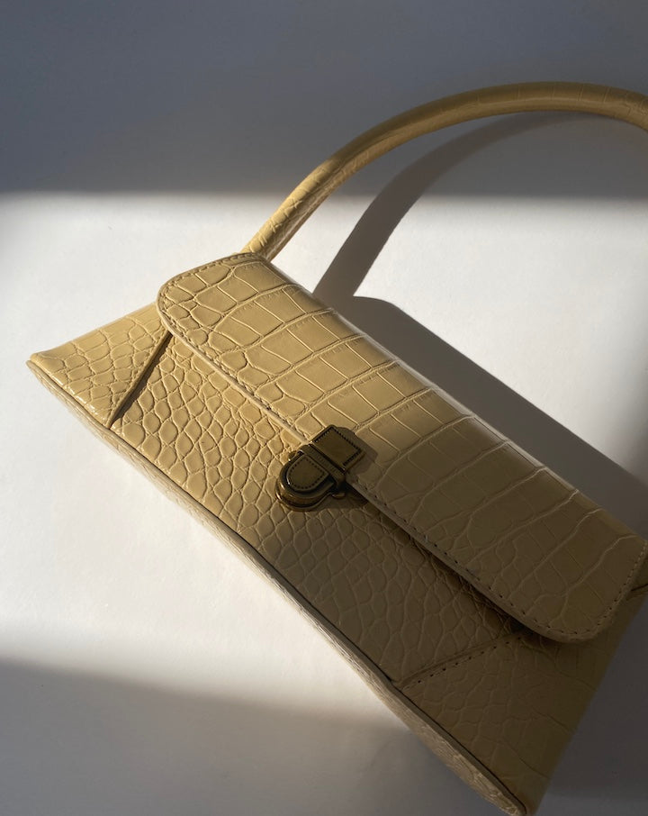 VINTAGE BEIGE BAGUETTE BAG