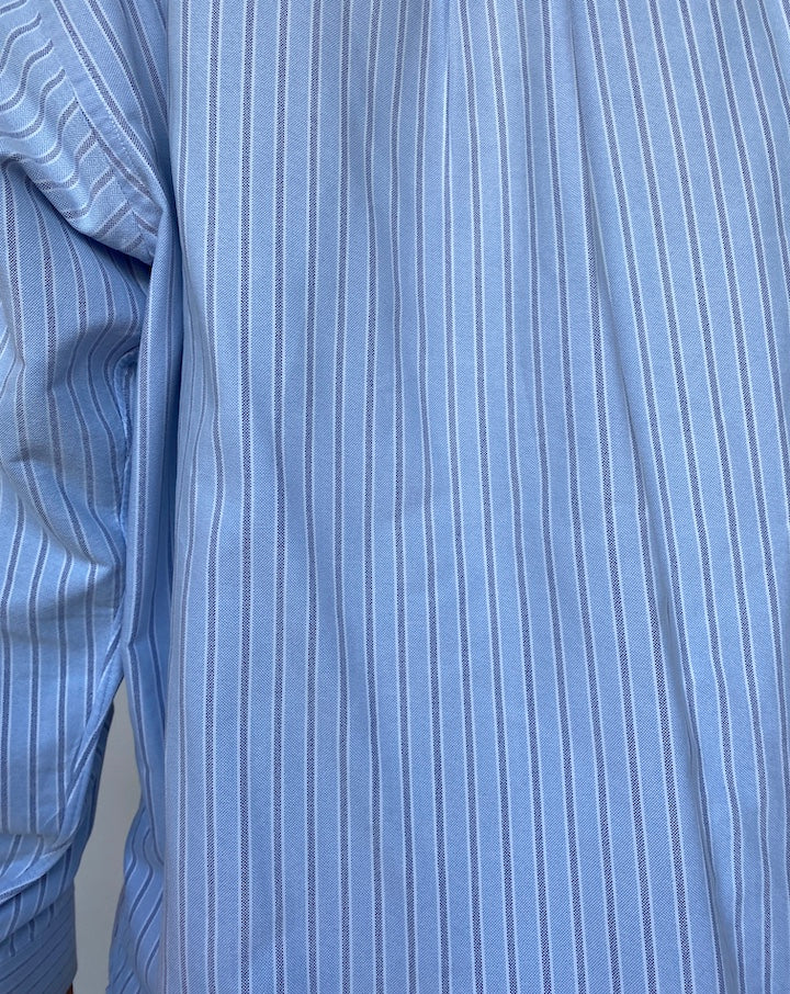 VINTAGE LIGHT BLUE BUTTON DOWN OVERSIZED SHIRT 469