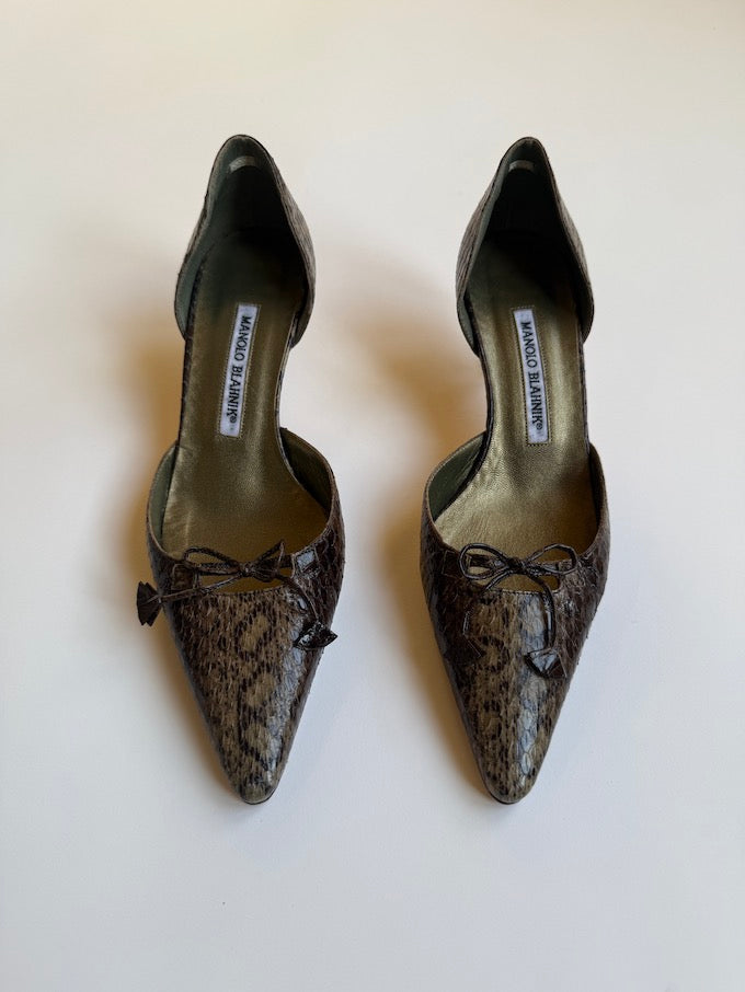 Vintage Pointed Toe Manolo Blahnik Kitten Heel