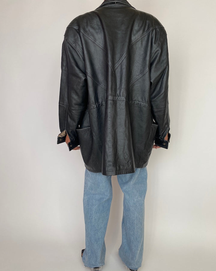 VINTAGE BLACK OVERSIZED LEATHER JACKET 3002