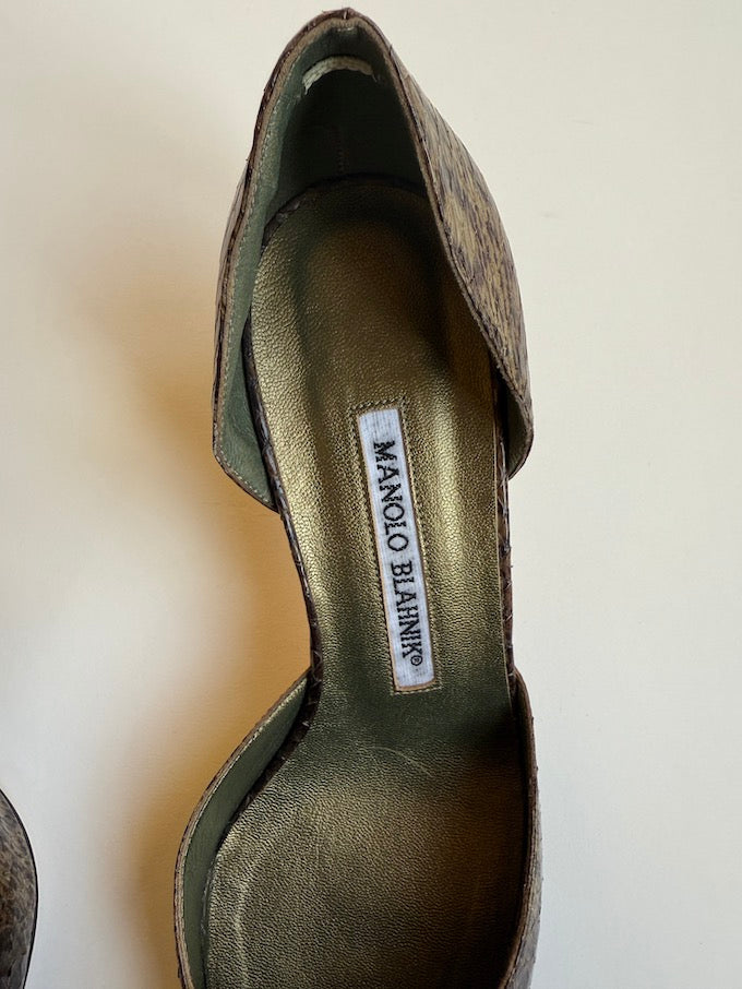 Vintage Pointed Toe Manolo Blahnik Kitten Heel