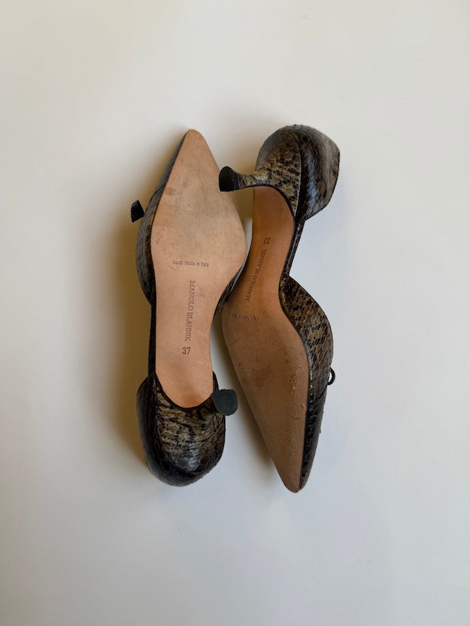 Vintage Pointed Toe Manolo Blahnik Kitten Heel