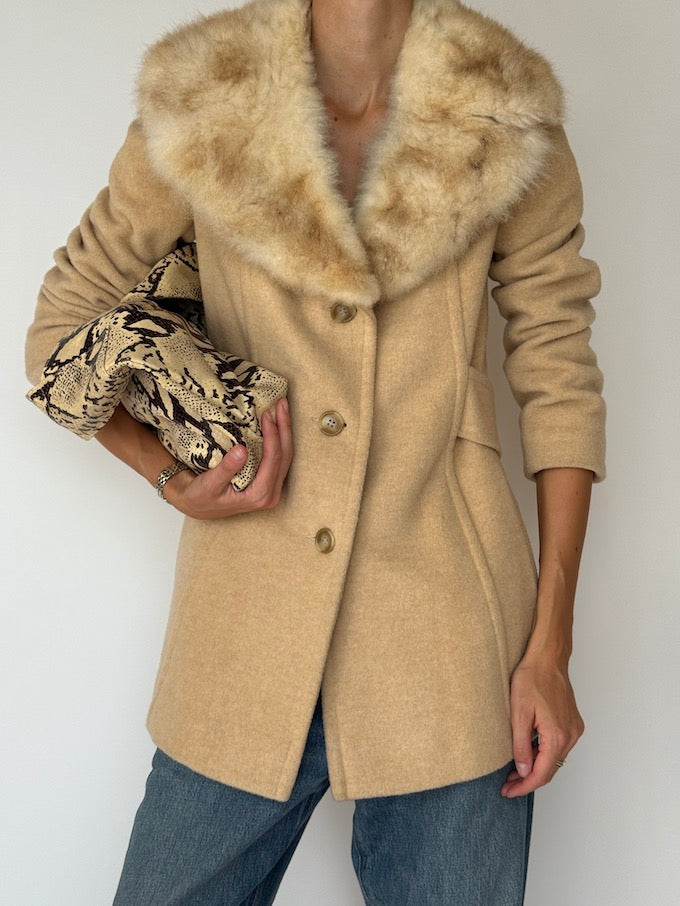 Vintage Beige Coat With Fur Collar 2175