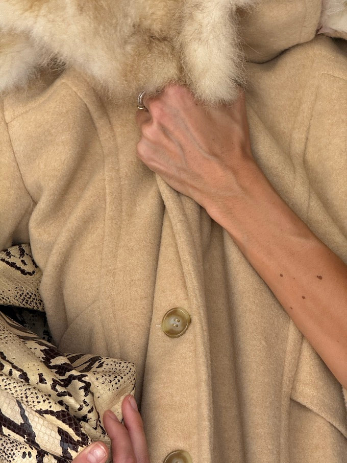 Vintage Beige Coat With Fur Collar 2175