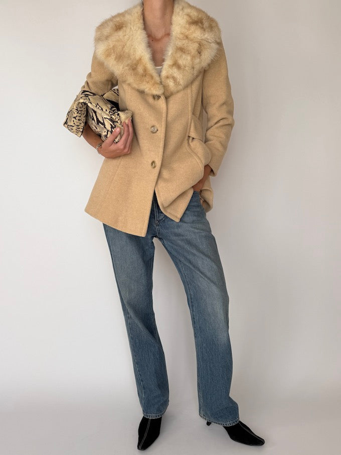 Vintage Beige Coat With Fur Collar 2175