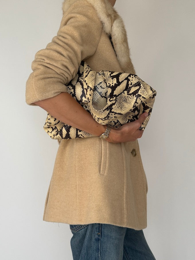 Vintage Beige Coat With Fur Collar 2175