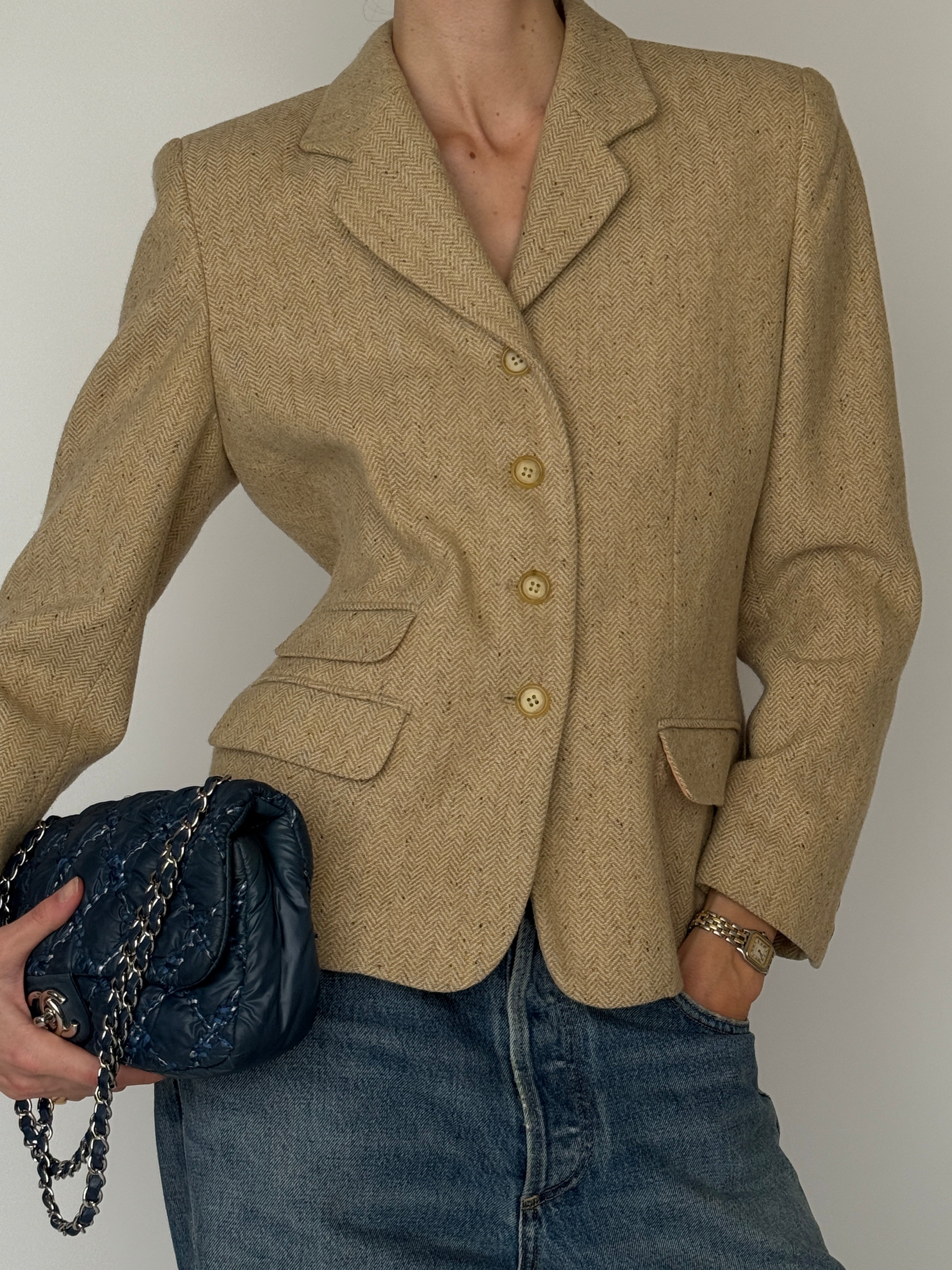 Vintage beige lambswool herringbone blazer pocket detail