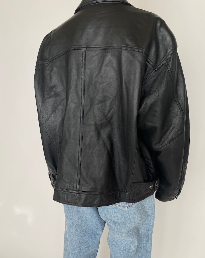 VINTAGE OVERSIZED BLACK LEATHER JACKET 2448