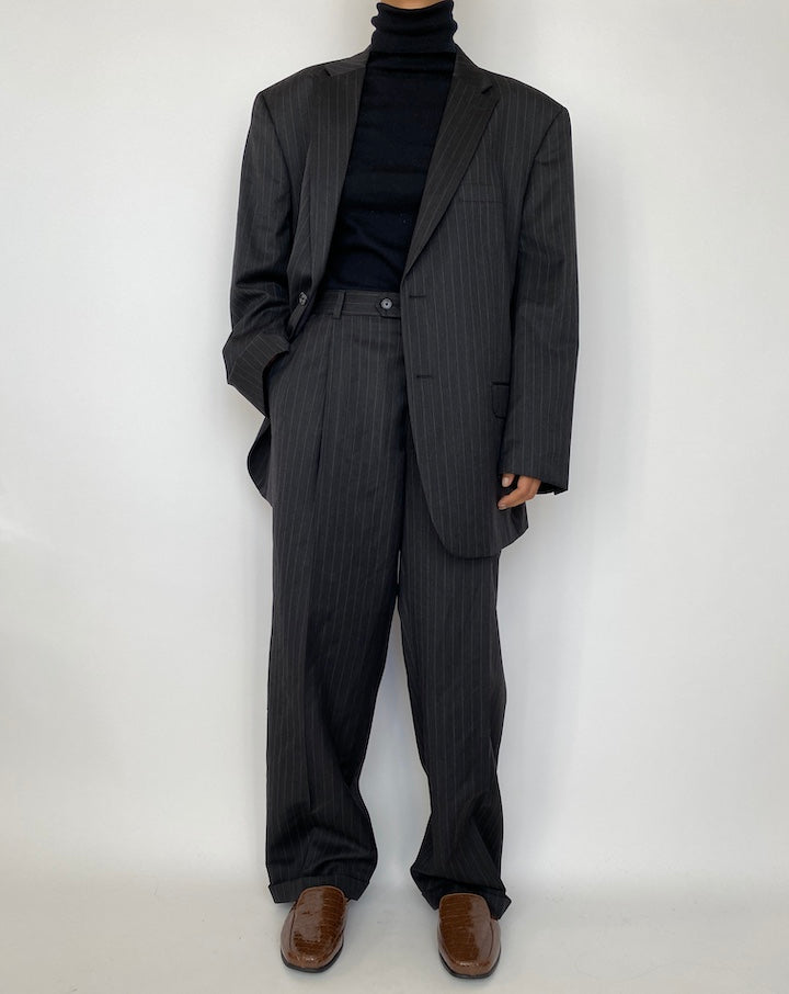 VINTAGE GREY PINSTRIPED OVERSIZED SUIT 1686