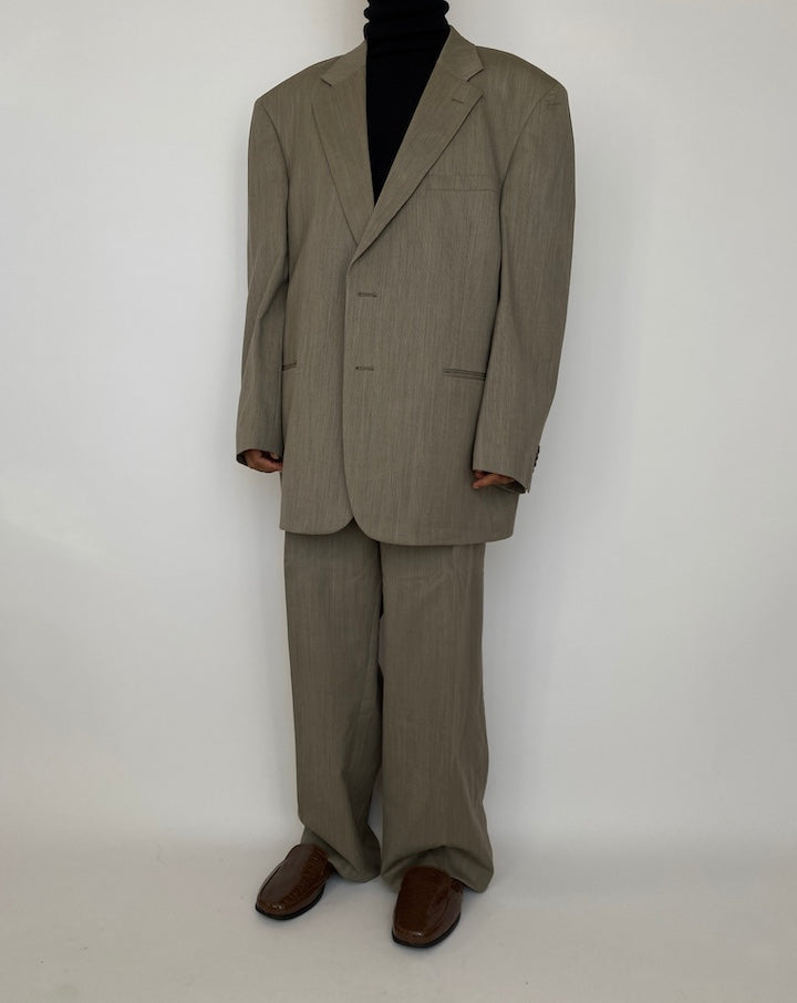 VINTAGE OVERSIZED BEIGE SUIT 1687