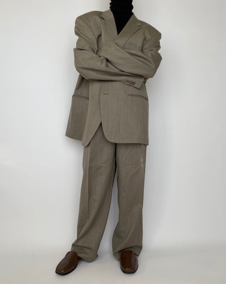 VINTAGE OVERSIZED BEIGE SUIT 1687