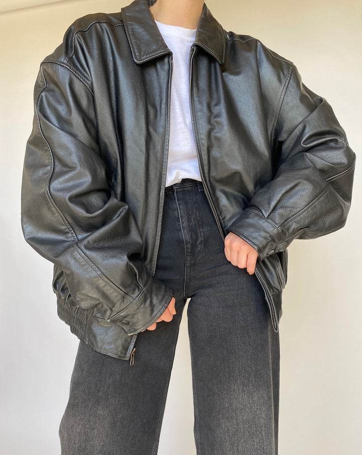 VINTAGE OVERSIZED BLACK LEATHER JACKET 434