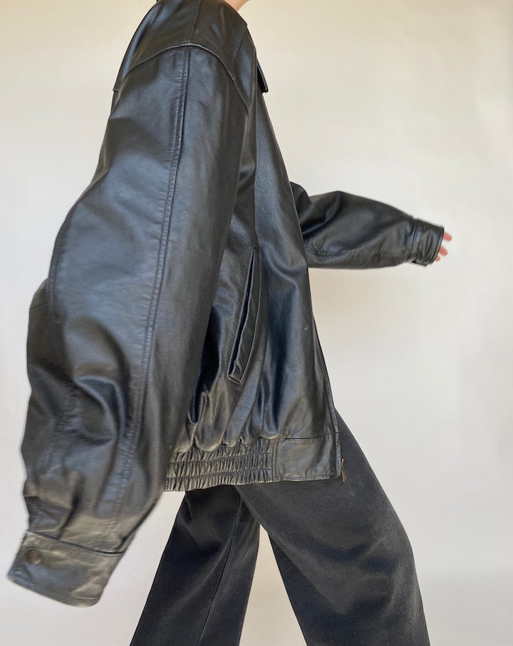 VINTAGE OVERSIZED BLACK LEATHER JACKET 434