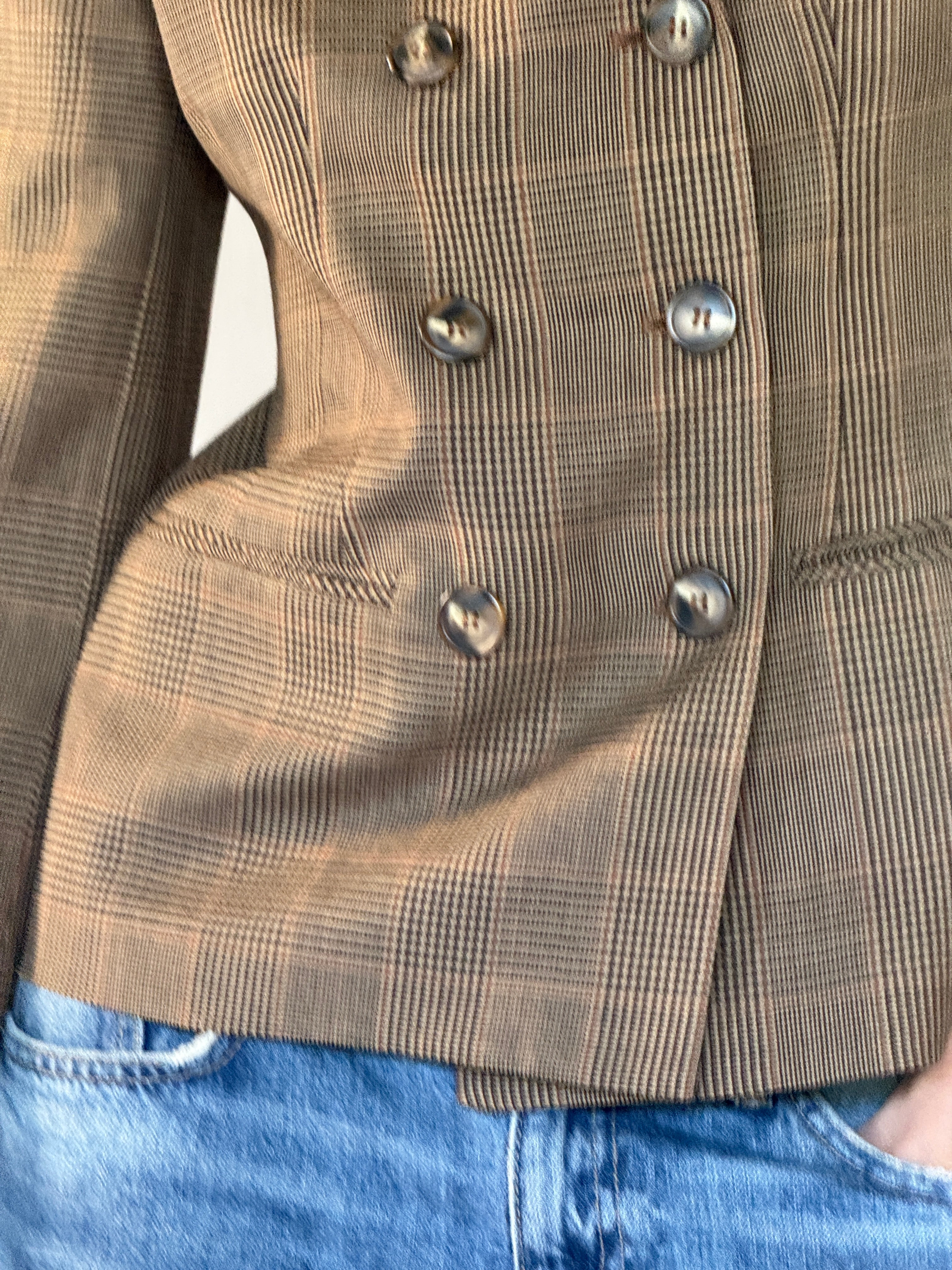 Vintage tortoise button detail on blazer