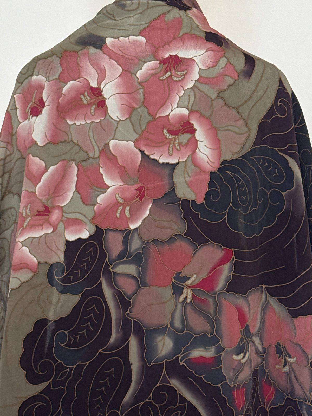 Vintage handmade floral pure silk fringe shawl