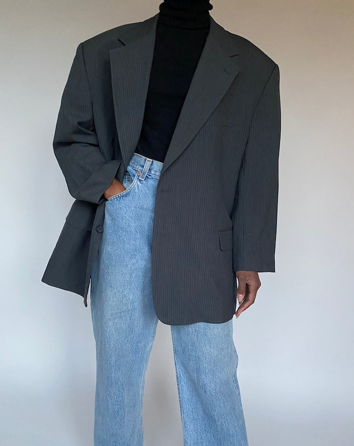 VINTAGE GREY PINSTRIPED CALVIN KLEIN BLAZER 1692