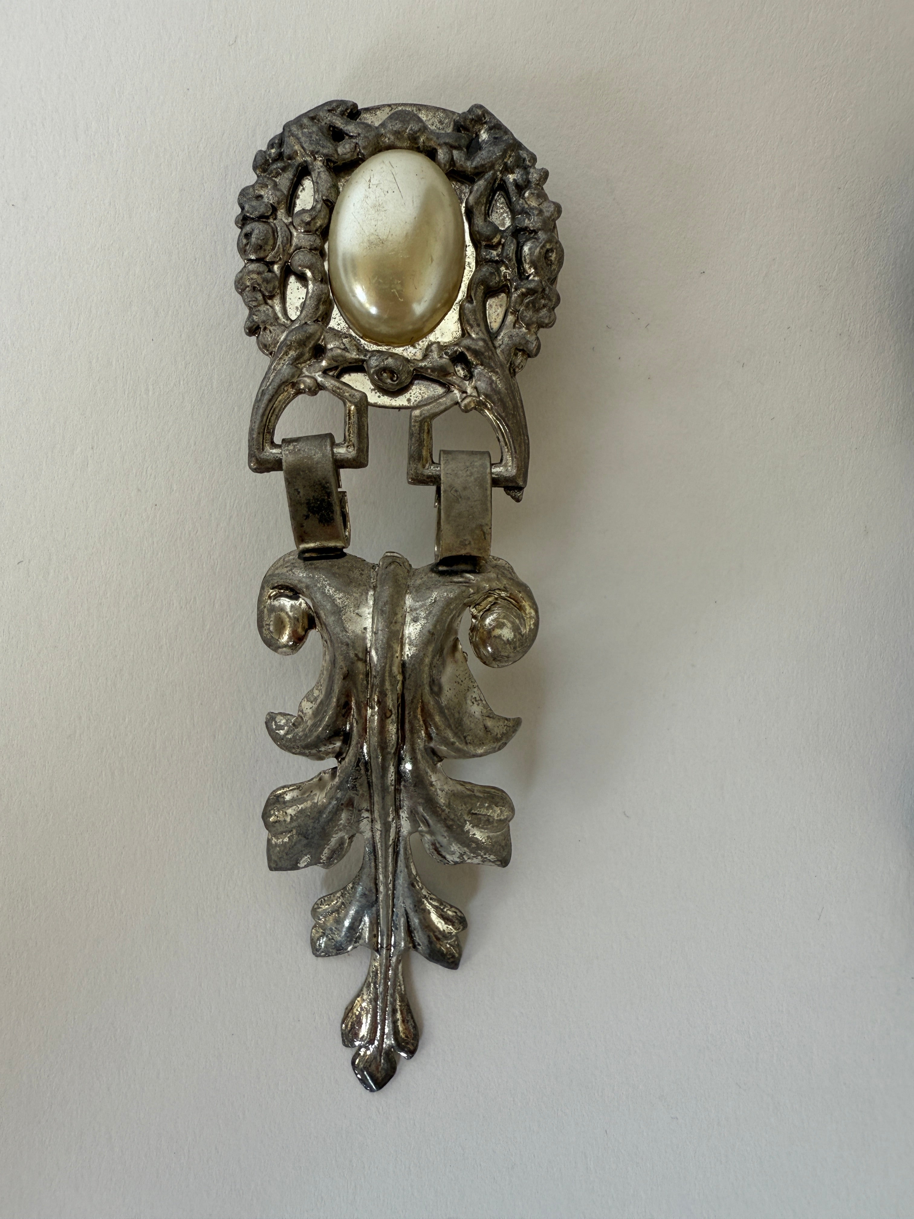 VINTAGE STATEMENT DROP EARRING WITH PEARL