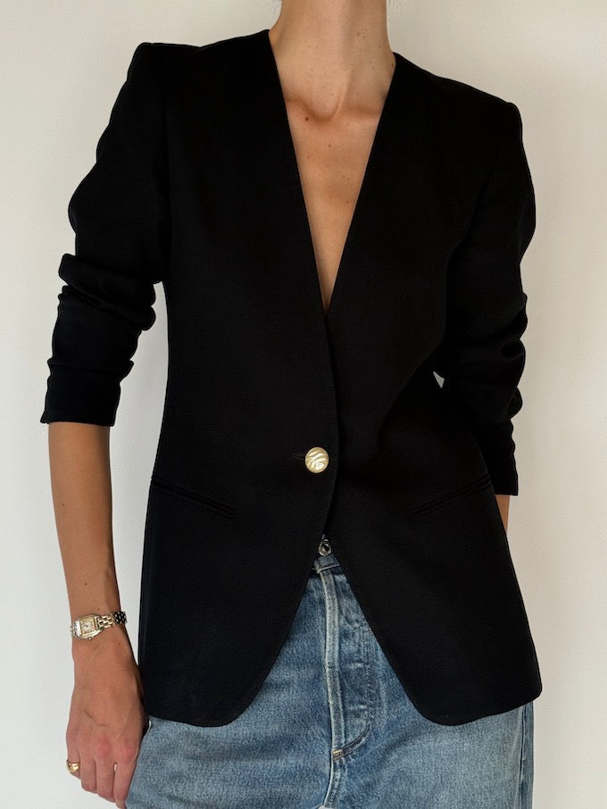 Vintage Structured Black Blazer with Pearl Button