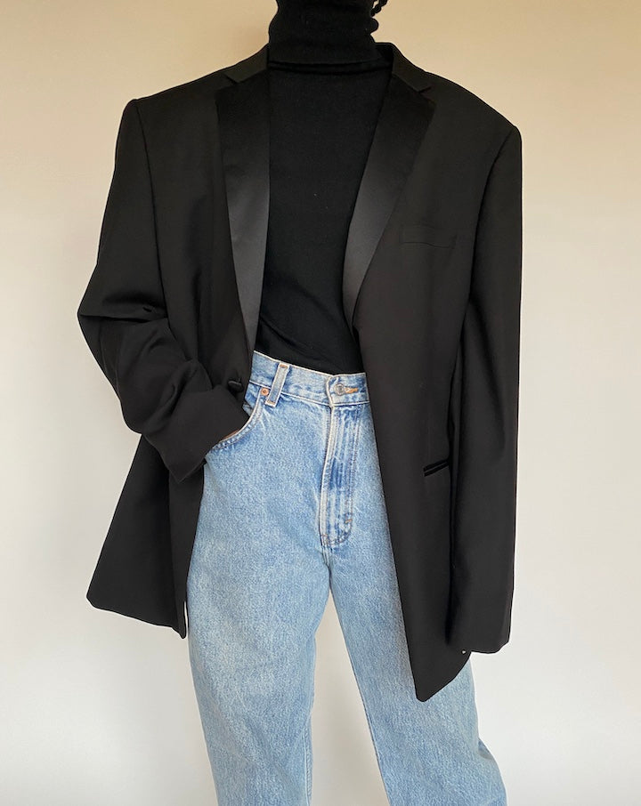 VINTAGE OVERSIZED BLACK BLAZER 1703