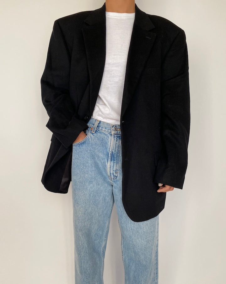 VINTAGE OVERSIZED BLACK BLAZER 2504