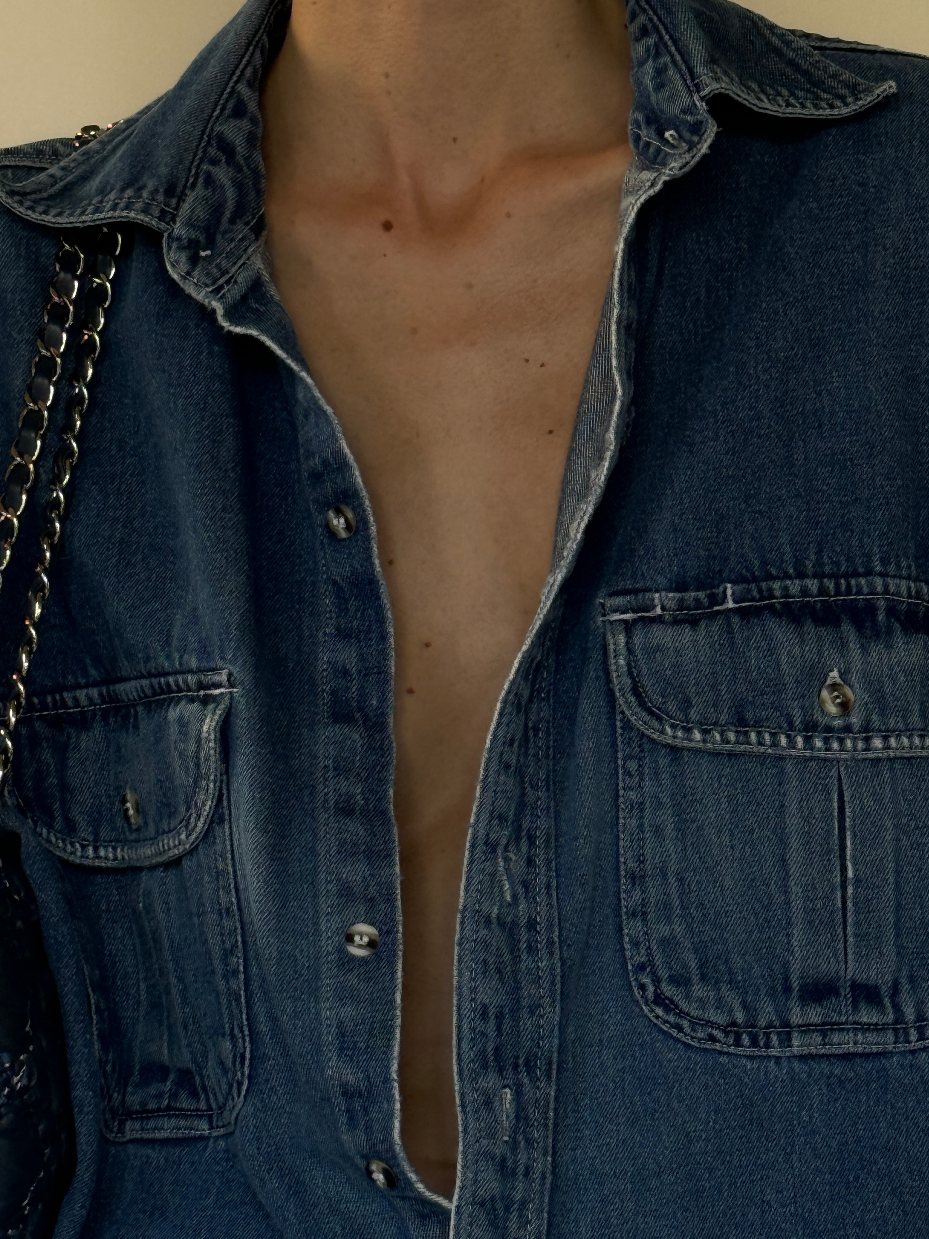 Vintage flap chest pocket detail