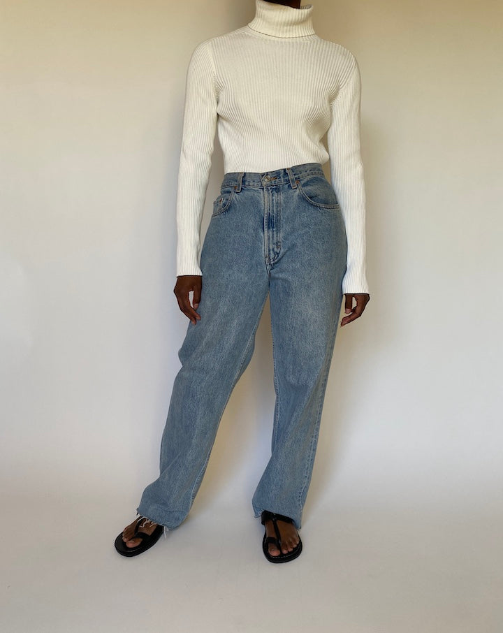 VINTAGE WHITE TURTLENECK 3989