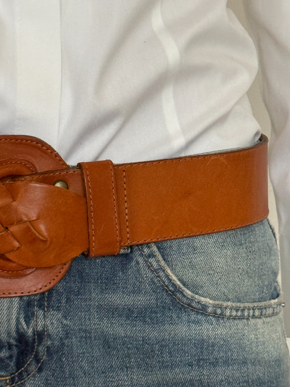 Vintage braided leather belt cognac smooth leather strap detail