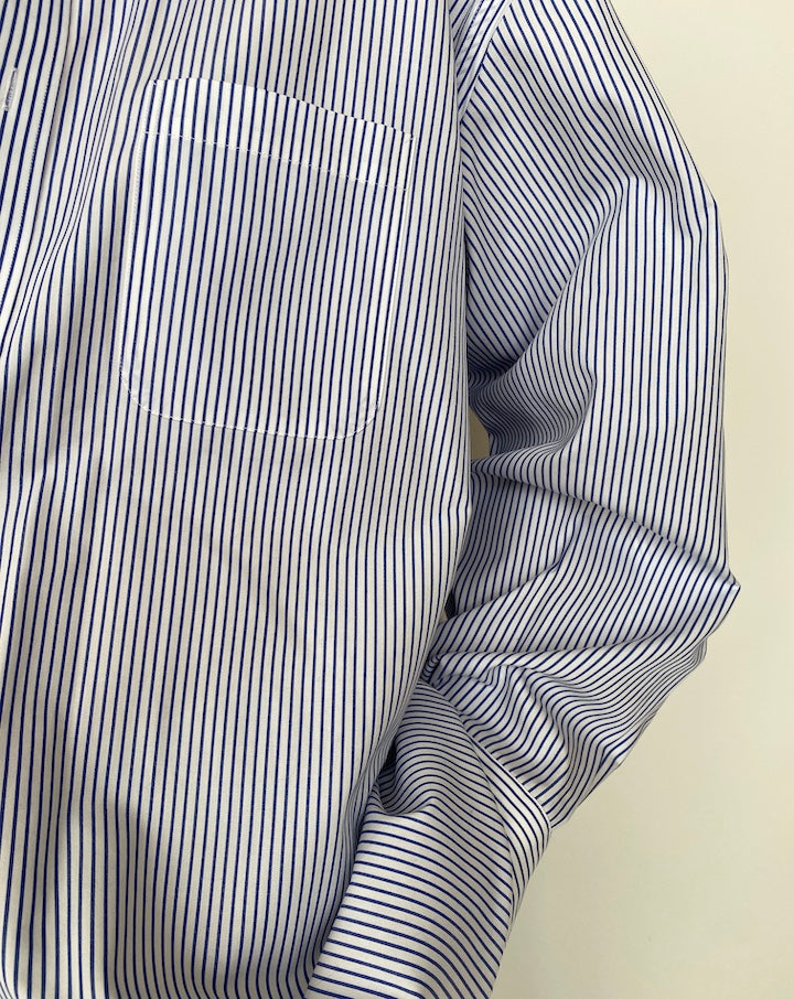 VINTAGE OVERSIZED WHITE AND BLUE STRIPED SHIRT 2537