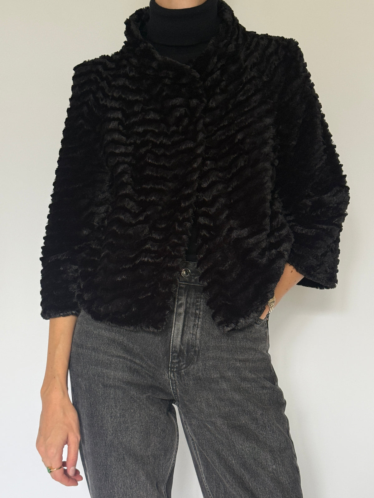 Vintage Cropped Faux Fur Jacket 7584