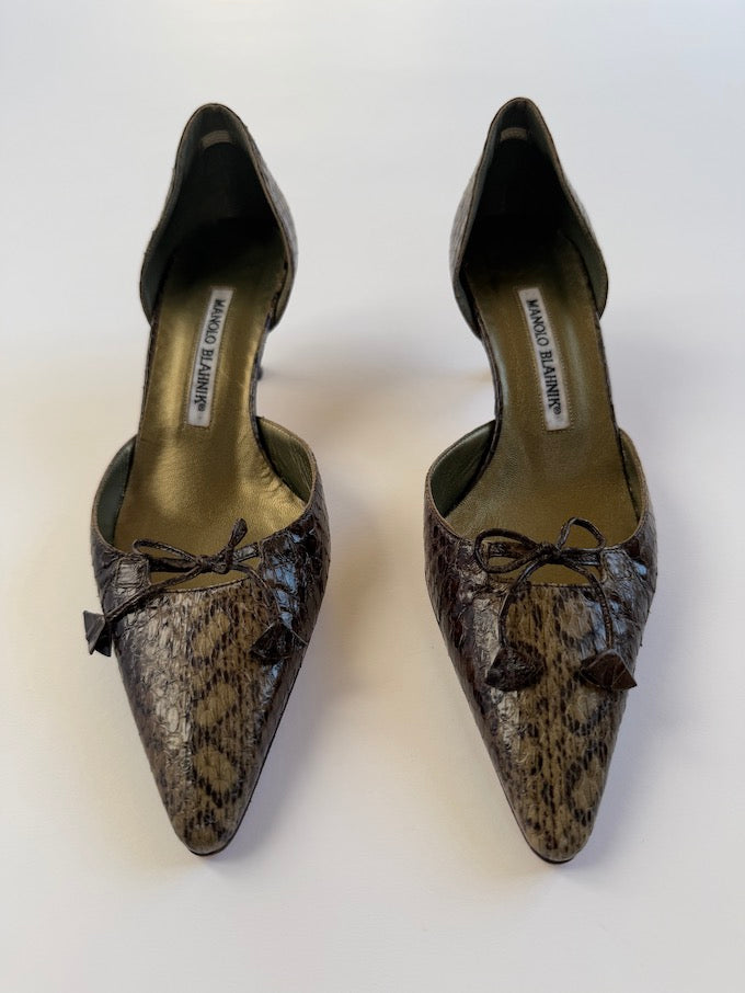 Vintage Pointed Toe Manolo Blahnik Kitten Heel