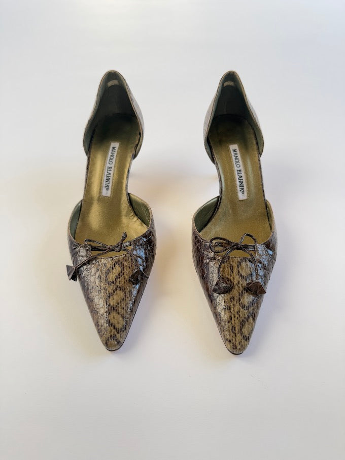 Vintage Pointed Toe Manolo Blahnik Kitten Heel