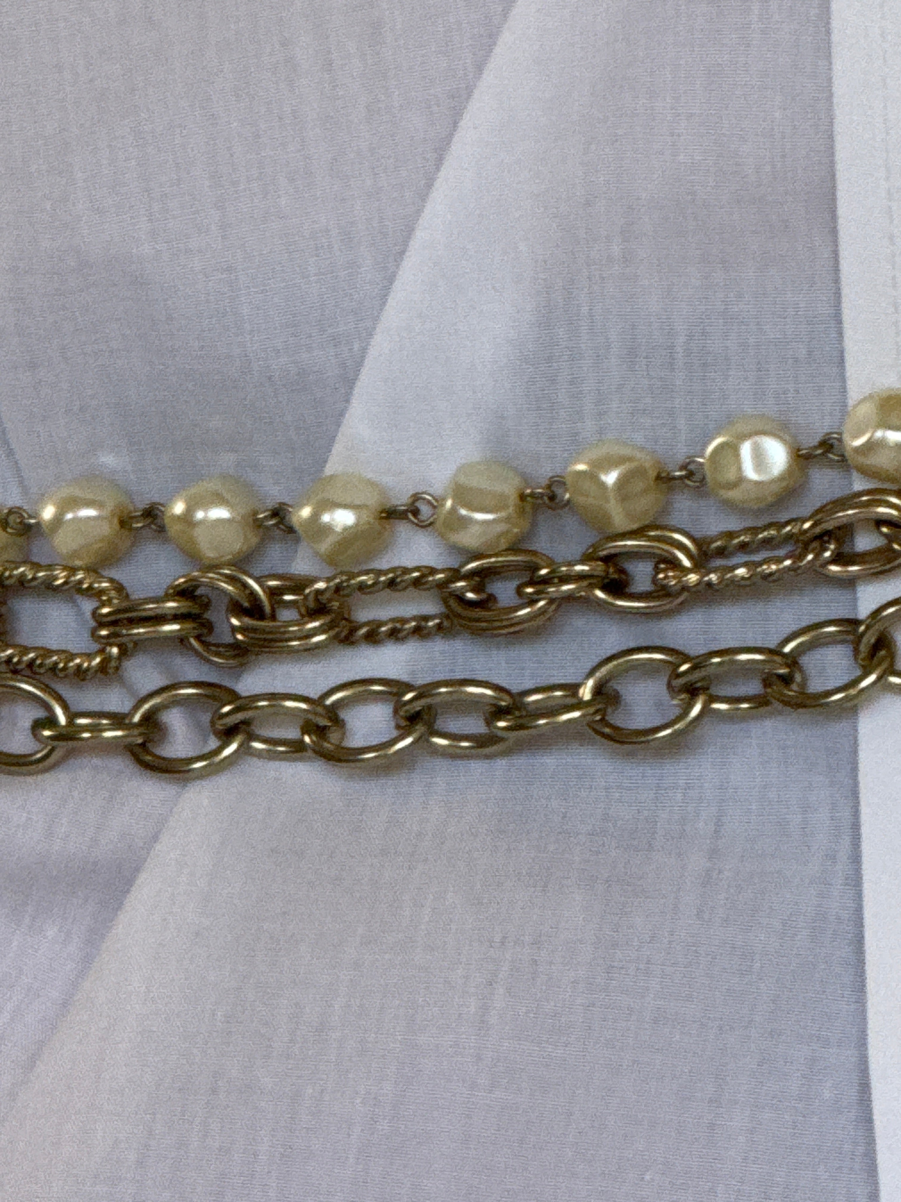 Vintage decorative drop chain detail