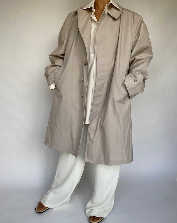 VINTAGE OVERSIZED LIGHT BEIGE COAT 747