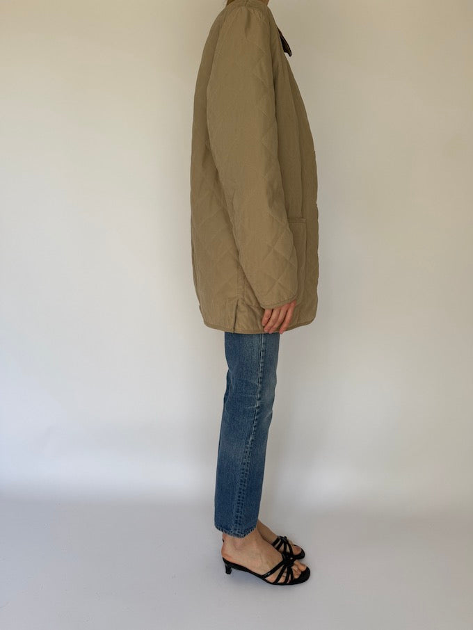 Classic Quilted Barn Jacket with Corduroy Collar