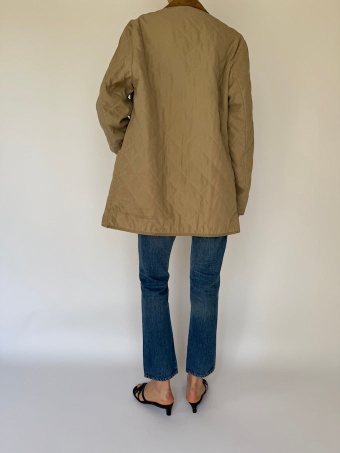 Classic Quilted Barn Jacket with Corduroy Collar
