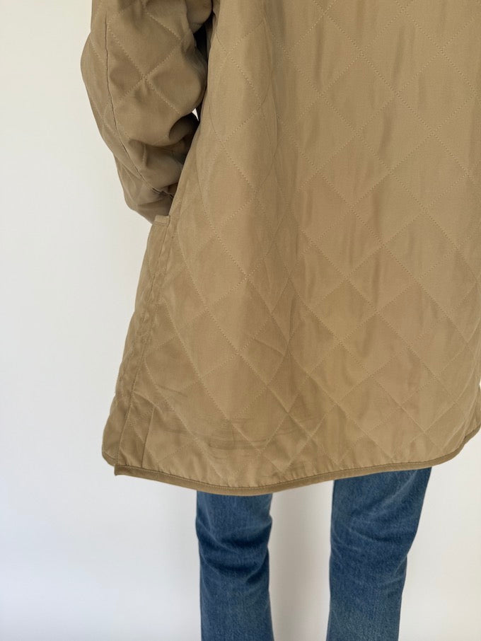 Classic Quilted Barn Jacket with Corduroy Collar