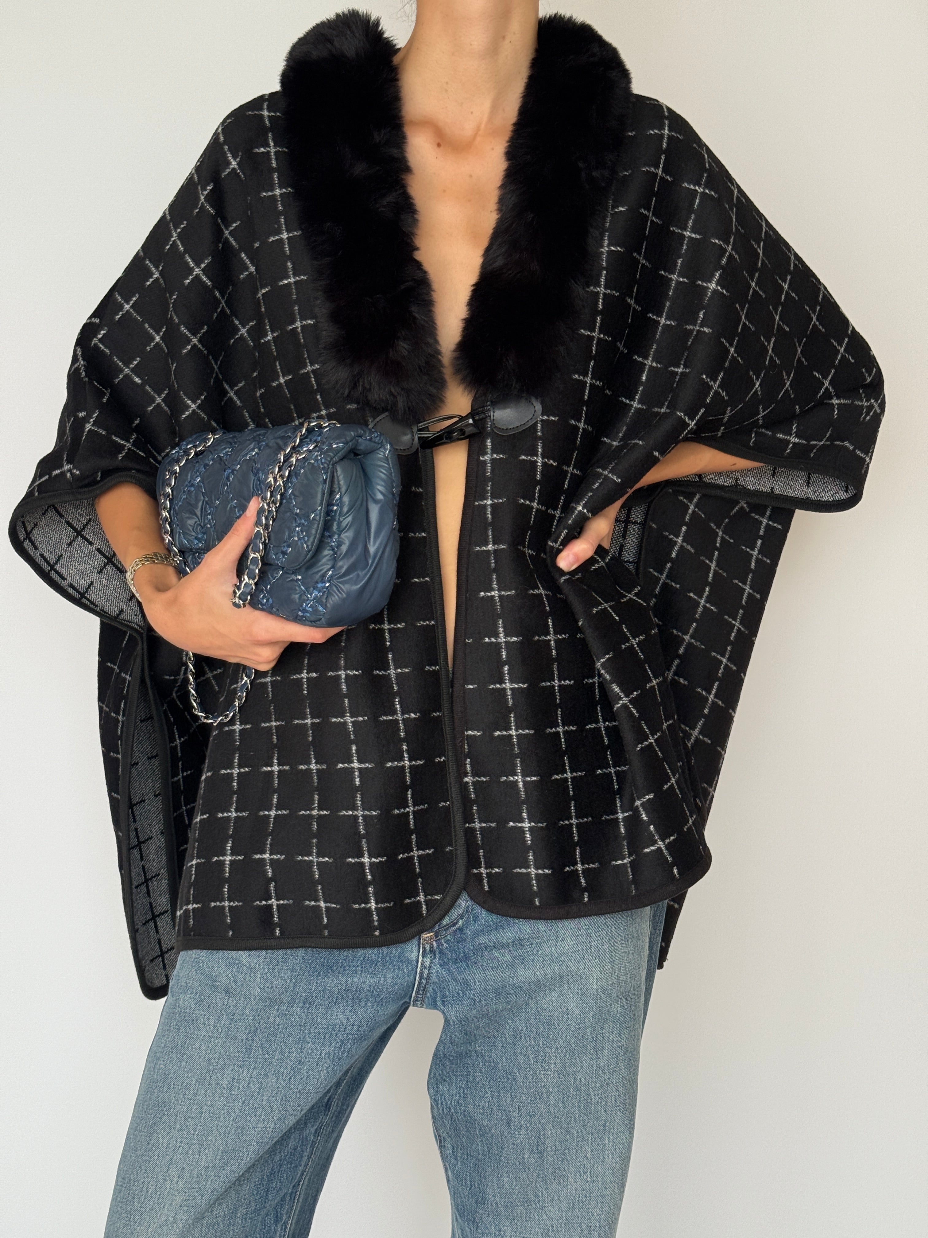 Vintage Faux-Fur Trim Cape Black 6463