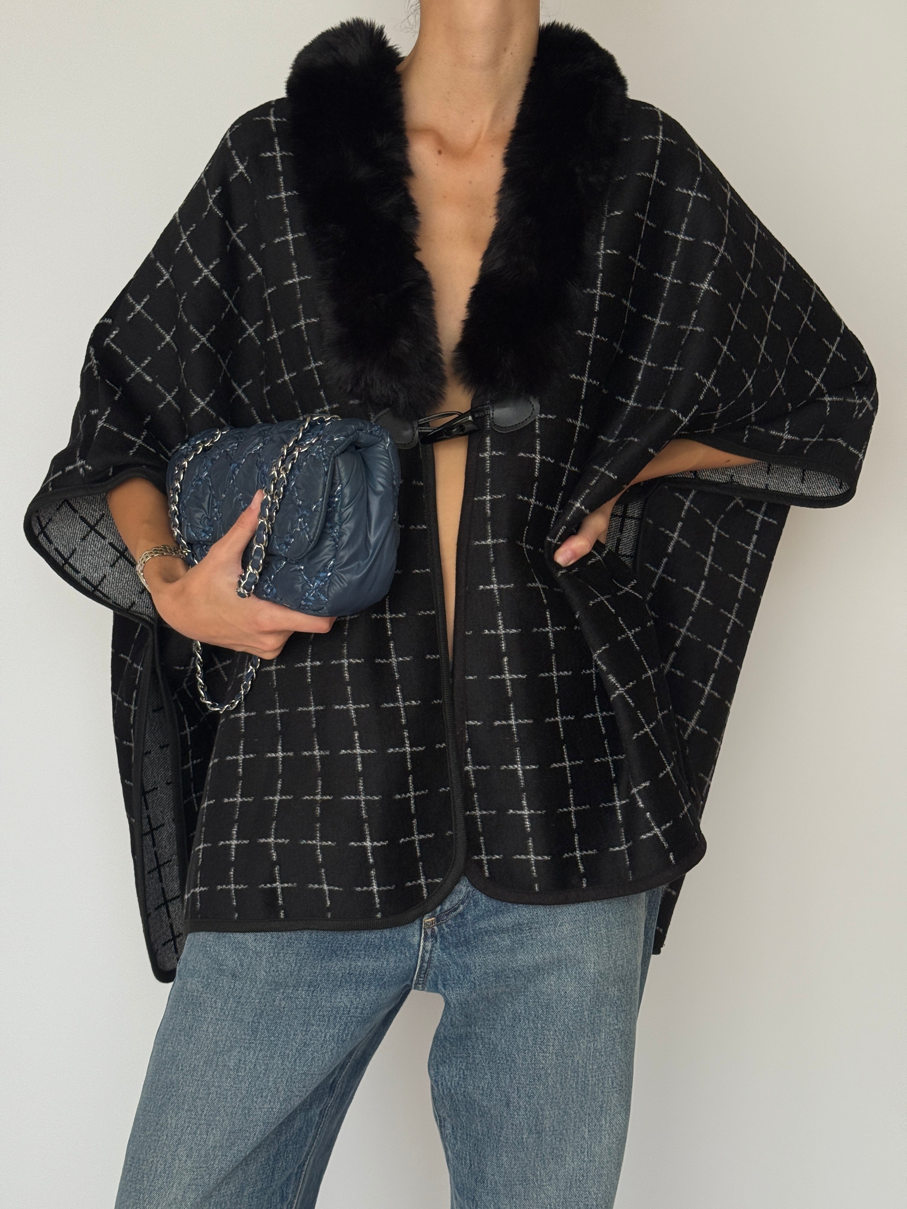 Vintage Faux-Fur Trim Cape Black 6463