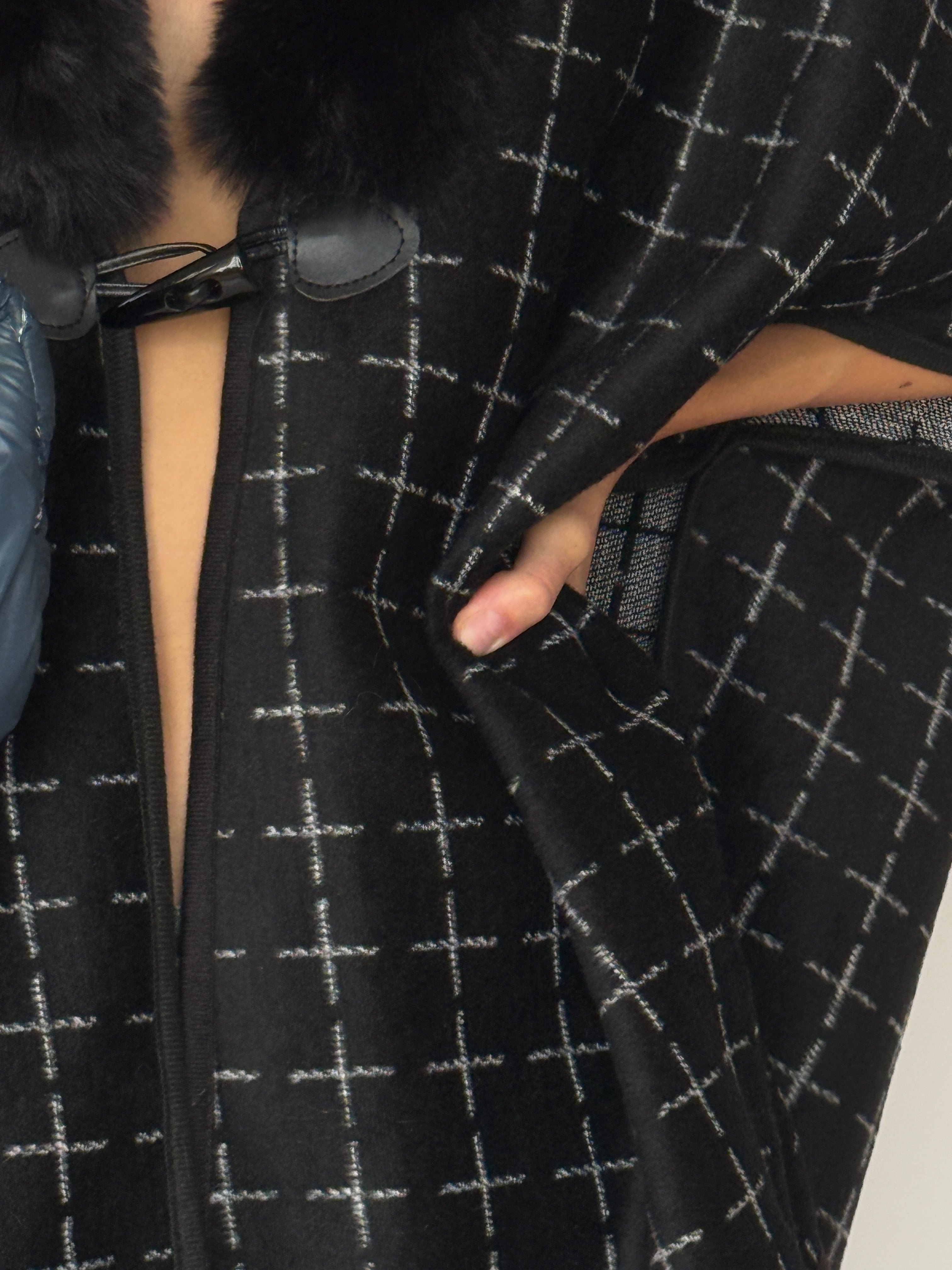 Vintage Faux-Fur Trim Cape Black 6463