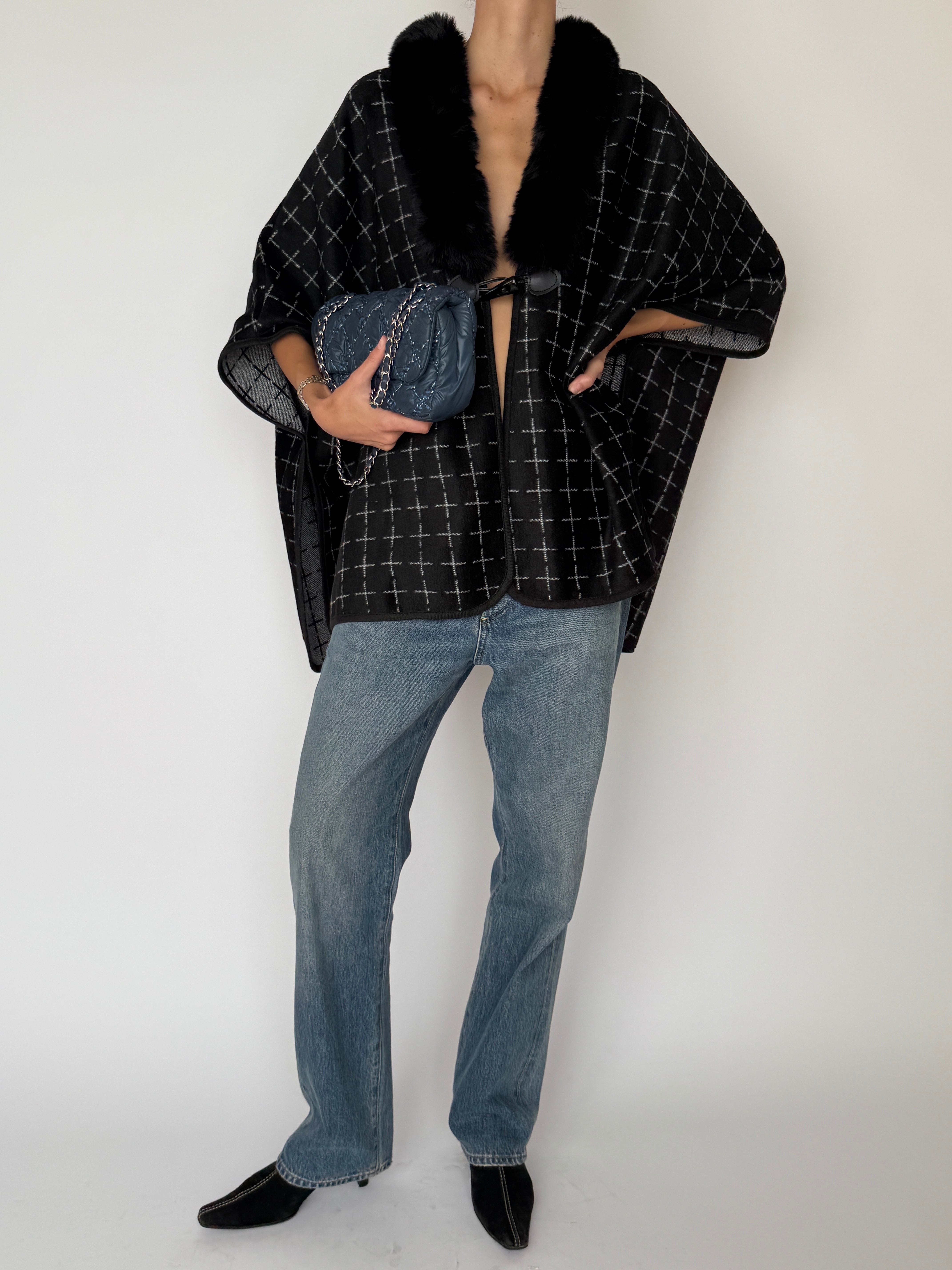 Vintage Faux-Fur Trim Cape Black 6463