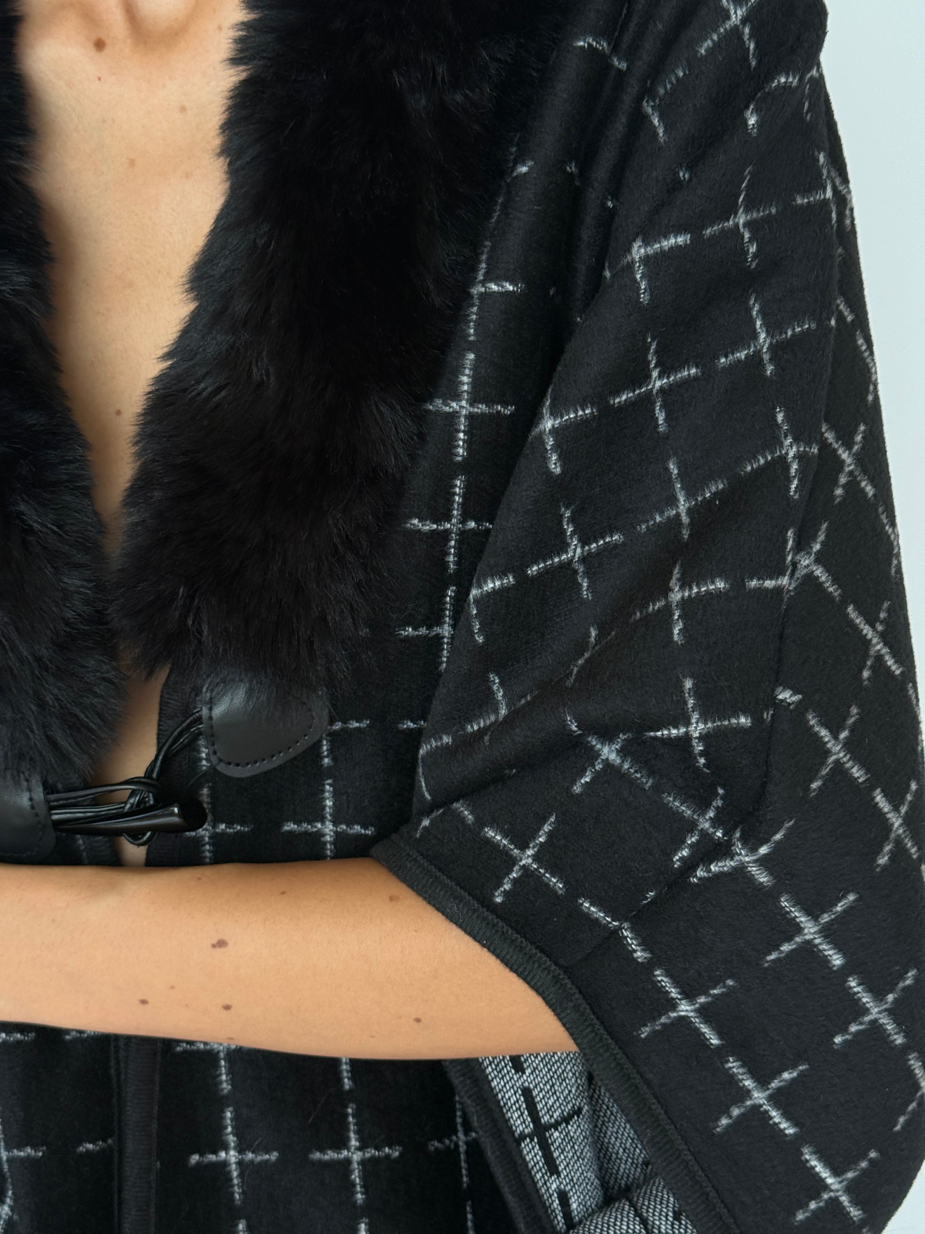 Vintage Faux-Fur Trim Cape Black 6463