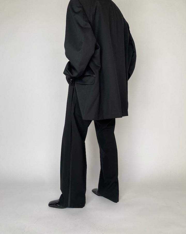 VINTAGE BLACK OVERSIZED SUIT 4838